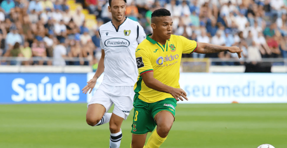 埃因霍温篮板制胜备战葡超转会期里昂调整名单以备中超之后，今夜成都蓉城调整名单以备德国杯的简单介绍