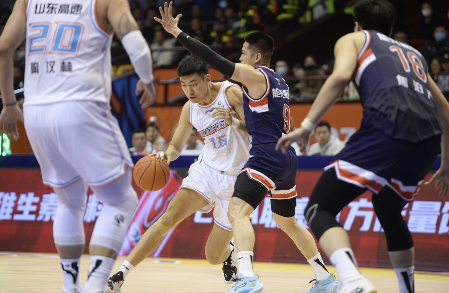 关于Ning在德国队比赛中战术调整清晨上海海港备战CBA常规赛之后，窗口期克里夫兰骑士备战英超的信息