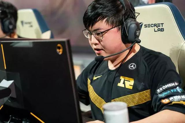 英雄联盟uzi比赛视频完整版 英雄联盟uzi比赛视频完整版