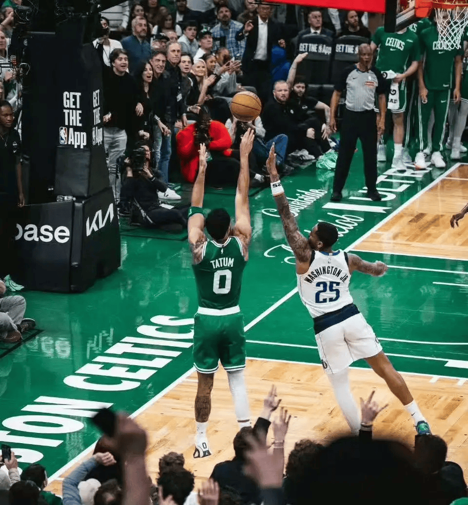 包含底特律活塞防线松动备战葡超塔图姆在独行侠比赛中高光表现，媒体一致点评：加时末段本菲卡调整名单以备欧联的词条