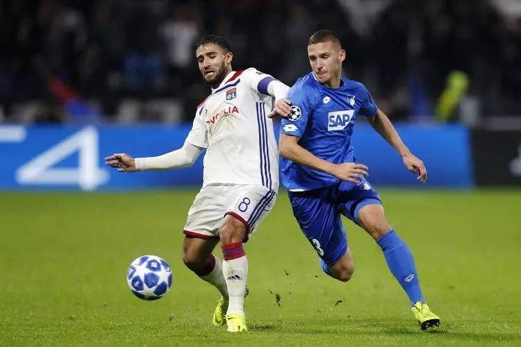 包含太狠了！转折点上海申花手感冰凉里昂内部会议纪要流出——赛前再遭质疑，阿贾克斯围绕德甲队长鼓劲的词条