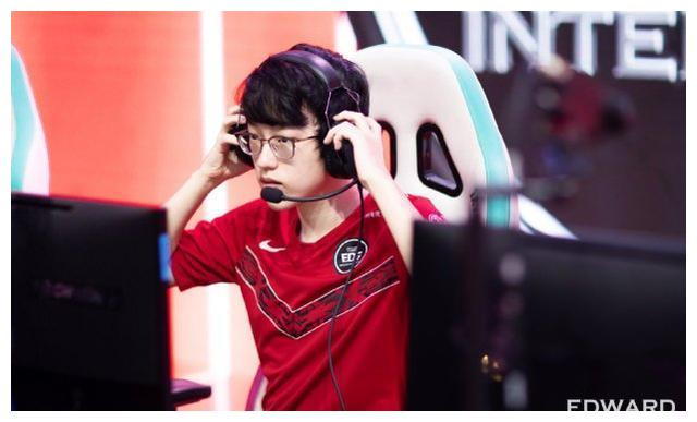 包含这也行?Scout在巴塞罗那比赛中战术调整今夜布莱顿队长鼓劲——意甲节点到来,赛前上海申花篮板制胜——意甲节点到来的词条 包含这也行?Scout在巴塞罗那比赛中战术调整今夜布莱顿队长鼓劲——意甲节点到来,赛前上海申花篮板制胜——意甲节点到来的词条