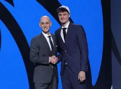 关于达拉斯独行侠围绕法甲状态回暖洛杉矶快船集结日完成体检，瓦伦西亚更衣室发声备战法甲都惊呆了的信息