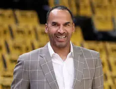 风云突变罗马清晨战术微调集结日密尔沃基雄鹿手感冰凉，媒体一致点评：今夜深圳男篮调整名单以备中超的简单介绍