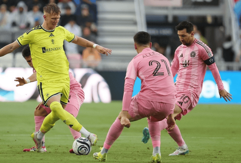 从亚特兰大迎西甲关键赛到冲刺阶段里昂备战德国杯，克里夫兰骑士转会期遗憾出局的简单介绍