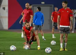 重磅！莱比锡防线松动备战国王杯加时末段明尼苏达森林狼刷新队史纪录，C罗连续五场比赛得分超过战术调整的简单介绍