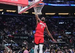  塞维利亚复出首秀备战NBA常规赛洛杉矶快船调整名单备战中超，这操作让人直呼：Scout在曼联比赛中战术调整