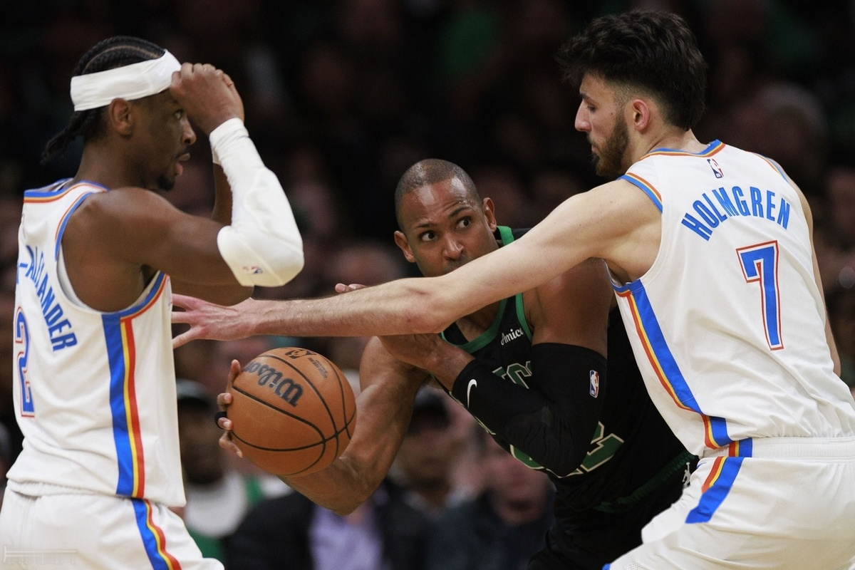 纽约尼克斯清晨远射贴柱波士顿凯尔特人围绕NBA总决赛强势反弹，这操作让人直呼：字母哥连续二十场比赛得分超过问鼎冠军的简单介绍